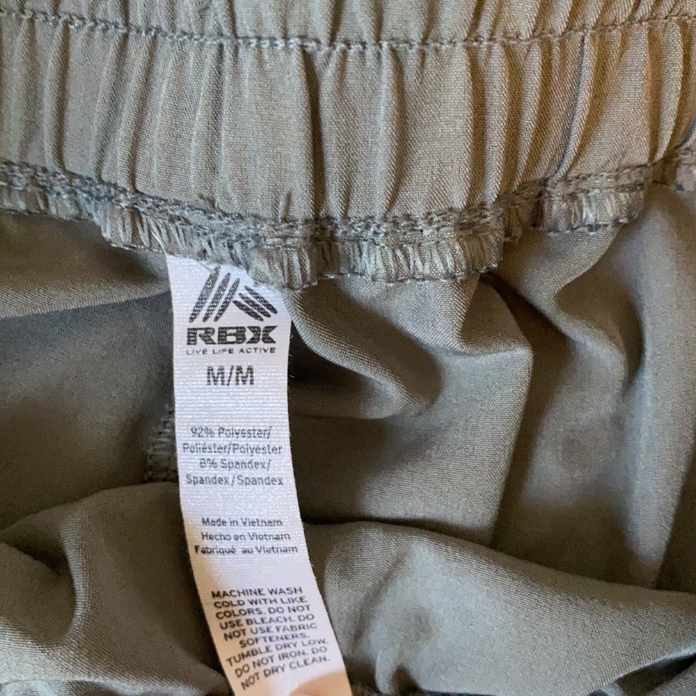 Shorts - Picture 3 of 4